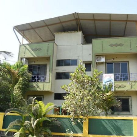 Gulmohar Cottages - Home Stay In アリバグ エクステリア 写真