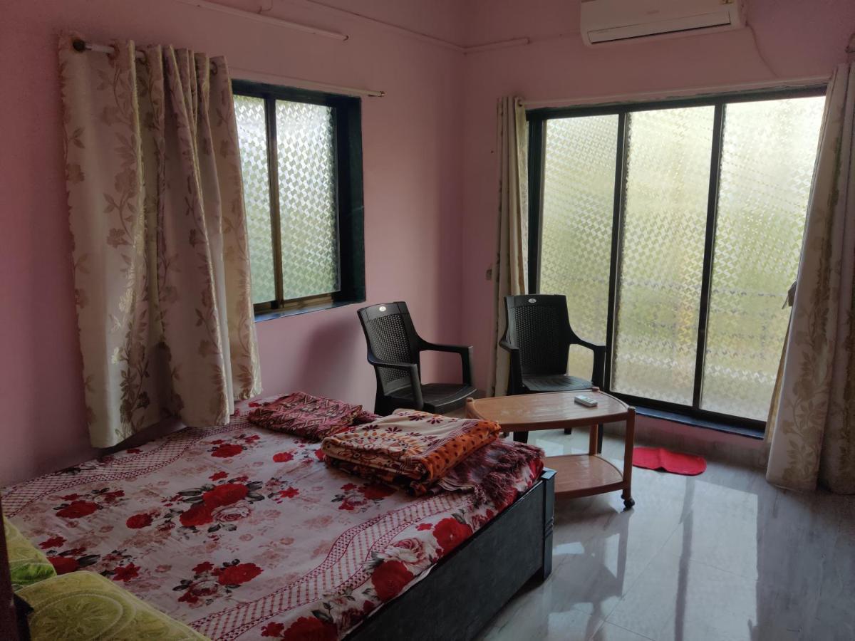 Gulmohar Cottages - Home Stay In アリバグ エクステリア 写真