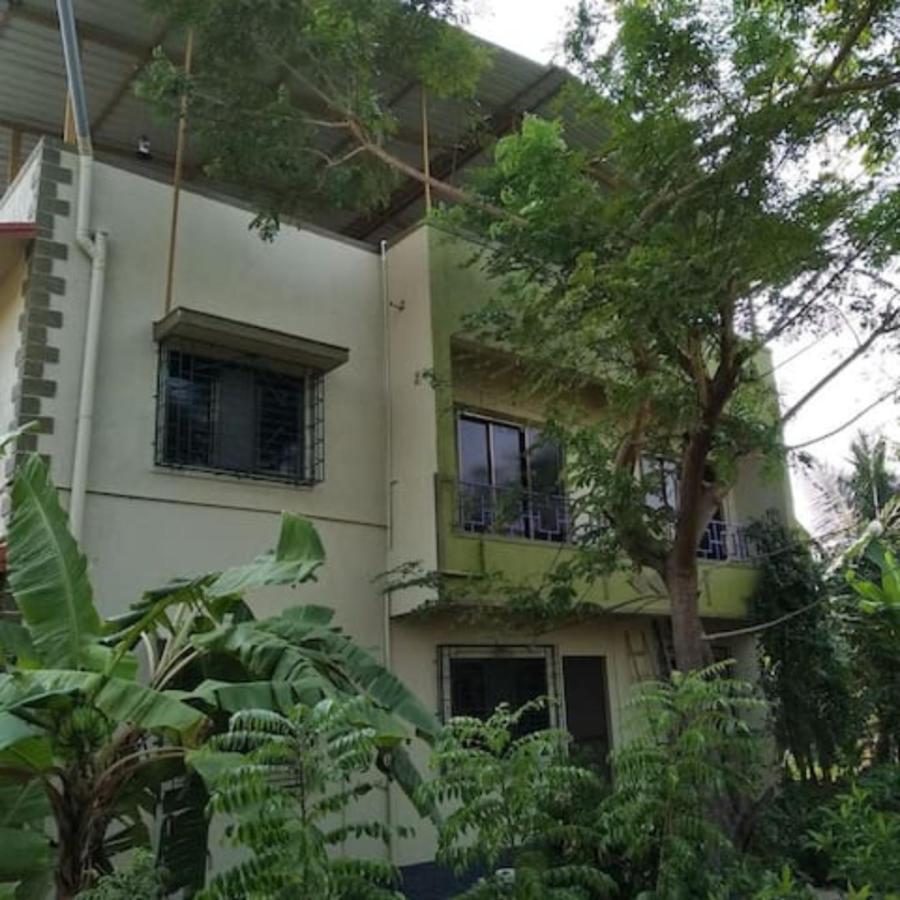 Gulmohar Cottages - Home Stay In アリバグ エクステリア 写真